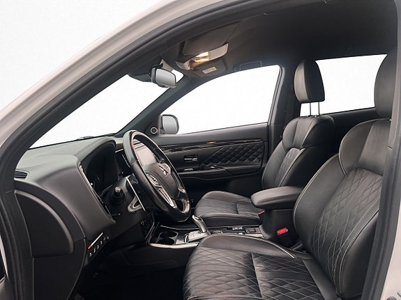 Mitsubishi Outlander 12 of 30
