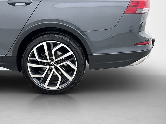 Volkswagen Golf Alltrack 29 of 30