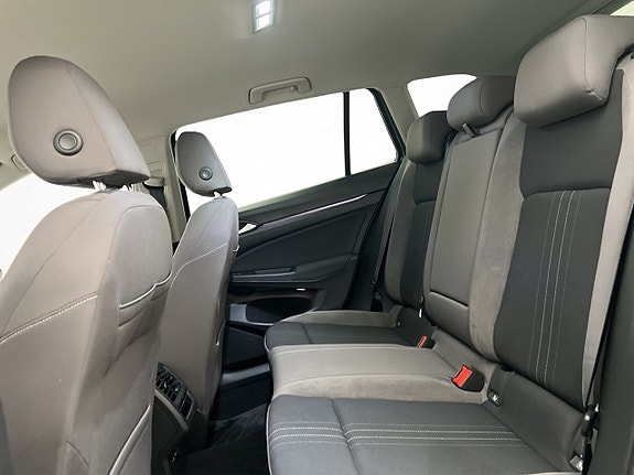 Volkswagen Golf Alltrack 25 of 30