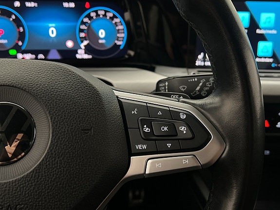 Volkswagen Golf Alltrack 17 of 30