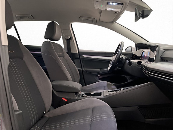 Volkswagen Golf Alltrack 26 of 30