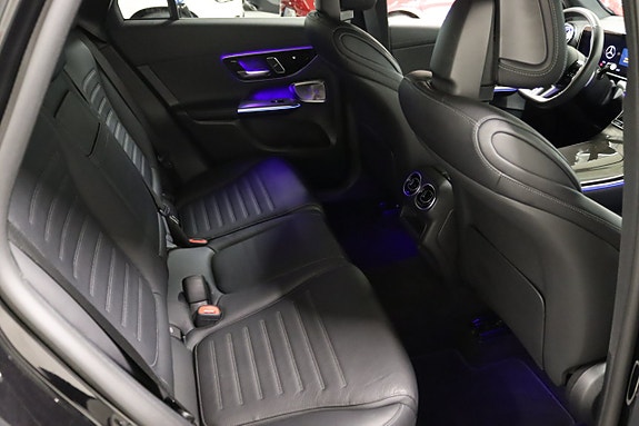 Mercedes-Benz GLC300 e 25 of 25