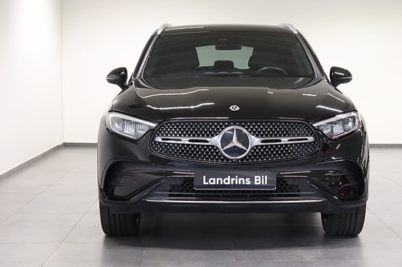 Mercedes-Benz GLC300 e 2 of 25