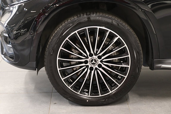 Mercedes-Benz GLC300 e 9 of 25