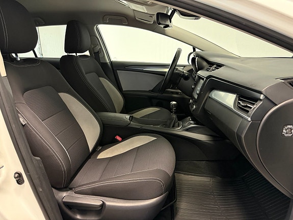 Toyota Avensis 7 of 13