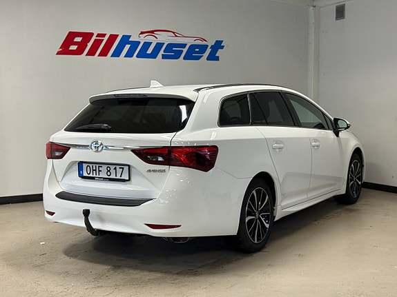 Toyota Avensis 3 of 13