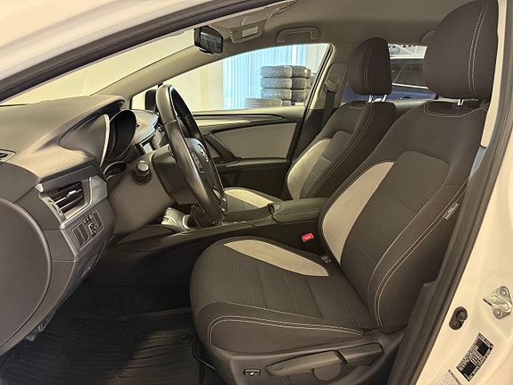 Toyota Avensis 8 of 13