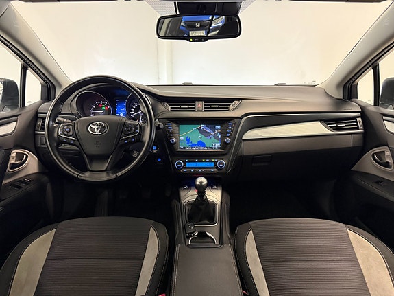 Toyota Avensis 5 of 13