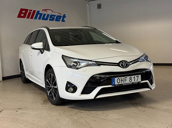 Toyota Avensis 2 of 13