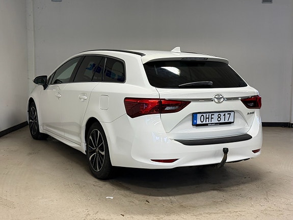 Toyota Avensis 4 of 13