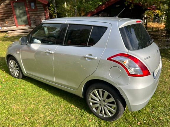 Suzuki Swift 2 of 5