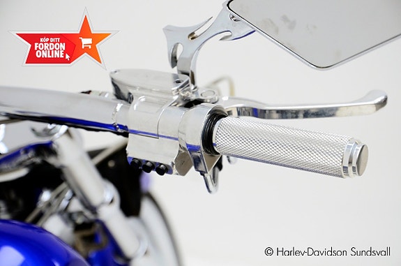 Harley-Davidson Deuce Custom *Hemleverans* 9 of 11