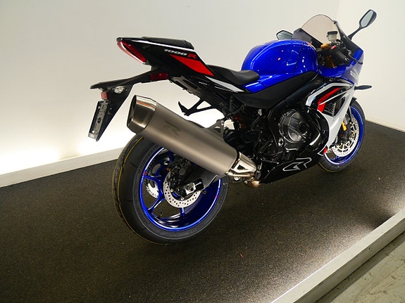 Suzuki GSX-R1000R *Nu i butiken* 3 of 7