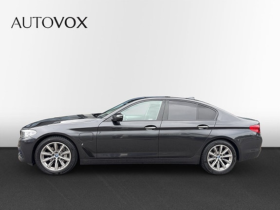 BMW 530e 2 of 15