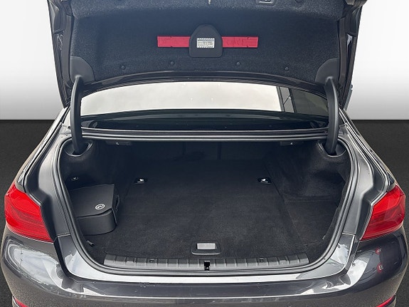 BMW 530e 11 of 15