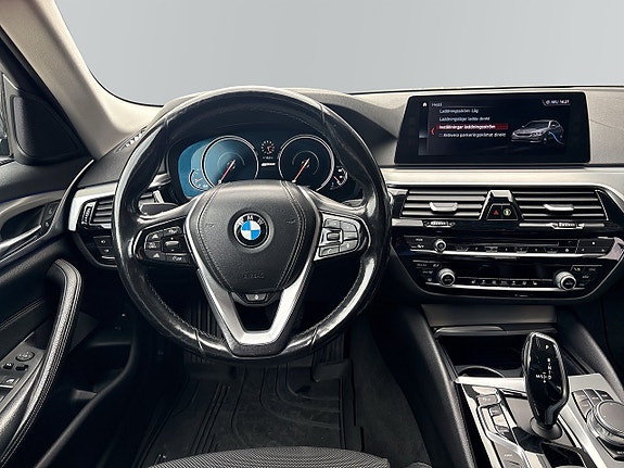 BMW 530e 12 of 15