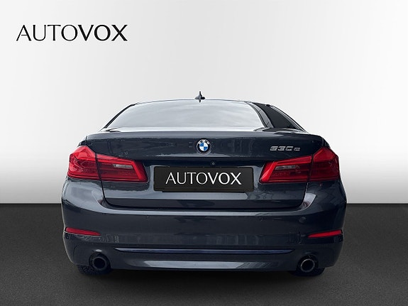 BMW 530e 4 of 15