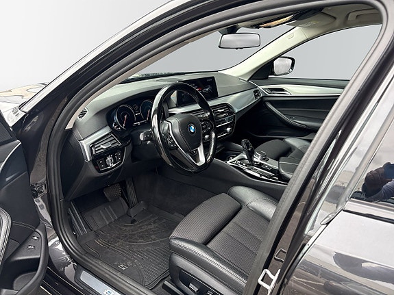 BMW 530e 7 of 15