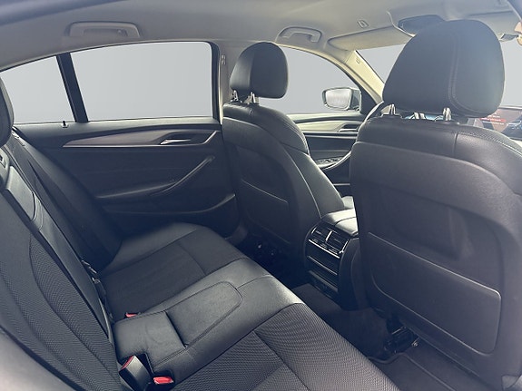 BMW 530e 8 of 15