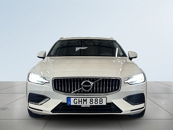Volvo V60 2 of 20
