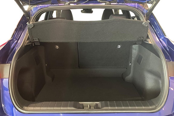 Lexus LBX 10 of 21