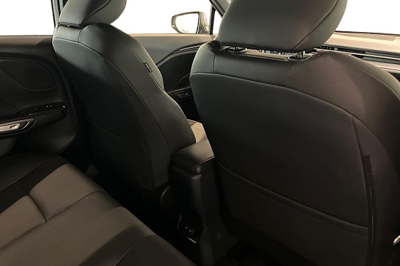 Lexus LBX 7 of 21