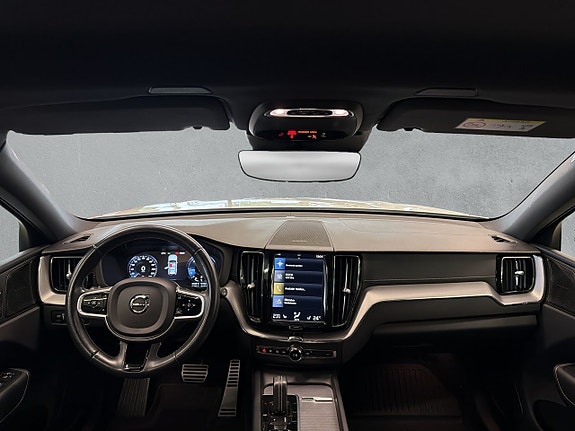 Volvo XC60 12 of 30