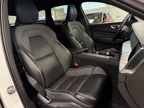 Volvo XC60 23 of 30