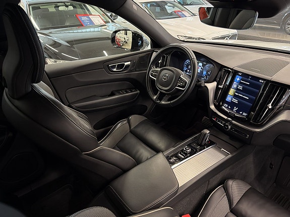 Volvo XC60 24 of 30