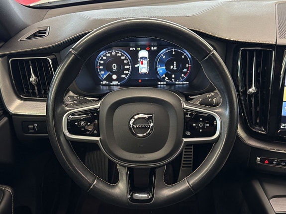Volvo XC60 17 of 30