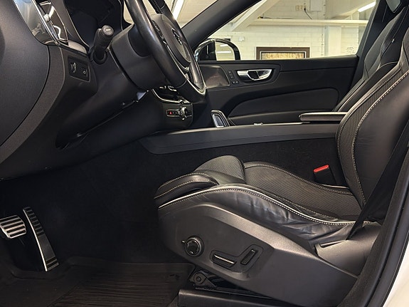 Volvo XC60 20 of 30