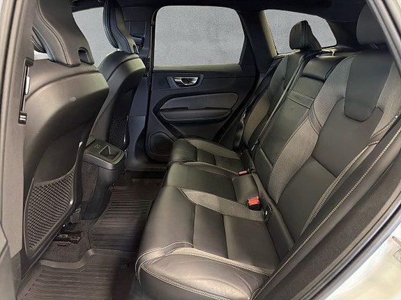 Volvo XC60 11 of 30