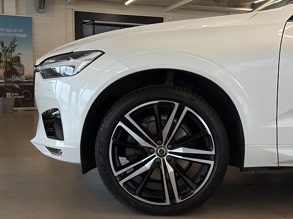 Volvo XC60 13 of 30