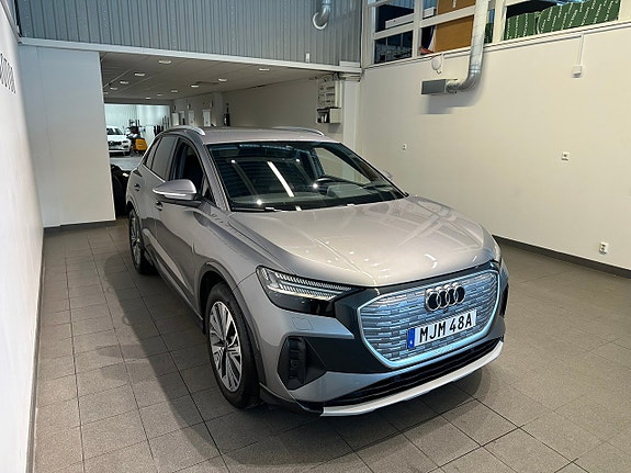 Audi Q4 e-tron 4 of 17