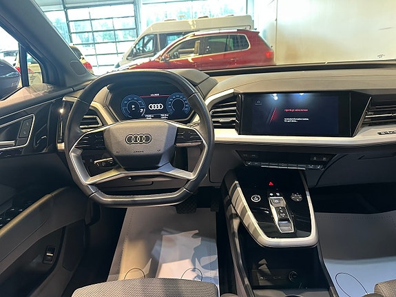 Audi Q4 e-tron 6 of 17
