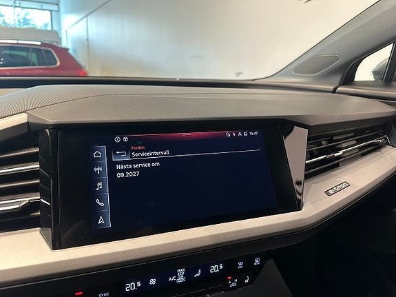 Audi Q4 e-tron 15 of 17