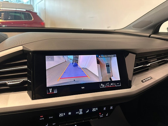 Audi Q4 e-tron 10 of 17