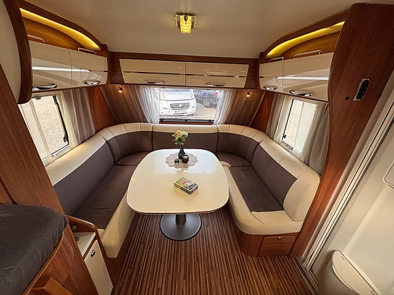 Adria Alpina 743 UX Barnkammarvagn - Alde - Våningssängar - Rymlig - Dusch! 10 of 22
