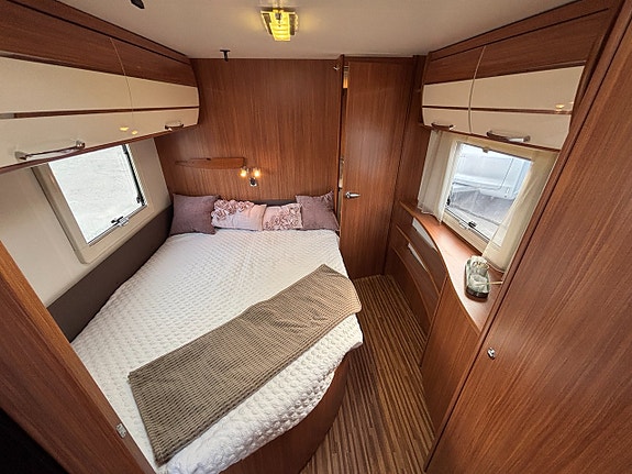 Adria Alpina 743 UX Barnkammarvagn - Alde - Våningssängar - Rymlig - Dusch! 17 of 22