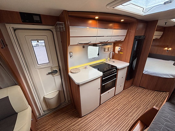 Adria Alpina 743 UX Barnkammarvagn - Alde - Våningssängar - Rymlig - Dusch! 13 of 22