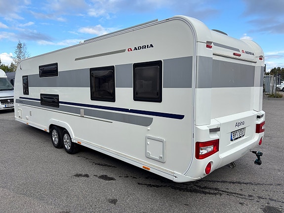 Adria Alpina 743 UX Barnkammarvagn - Alde - Våningssängar - Rymlig - Dusch! 4 of 22