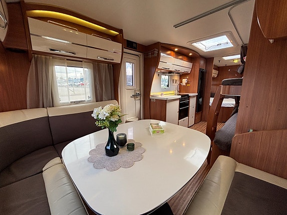 Adria Alpina 743 UX Barnkammarvagn - Alde - Våningssängar - Rymlig - Dusch! 12 of 22