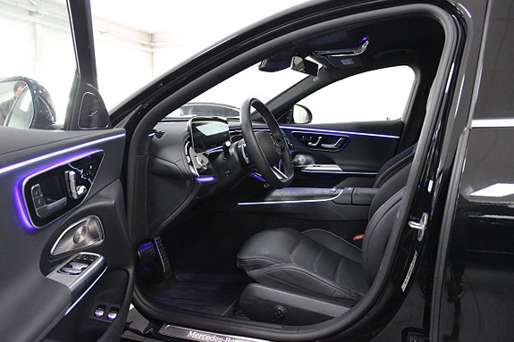 Mercedes-Benz E300 5 of 9