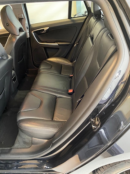 Volvo V60 5 of 7