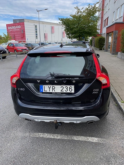 Volvo V60 2 of 7