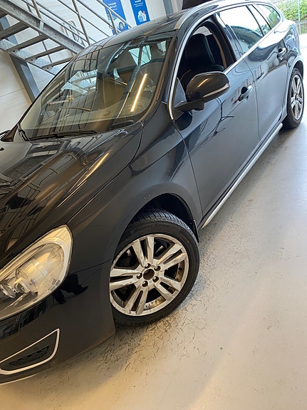 Volvo V60 3 of 7