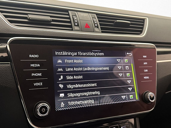 Skoda Superb 27 of 30