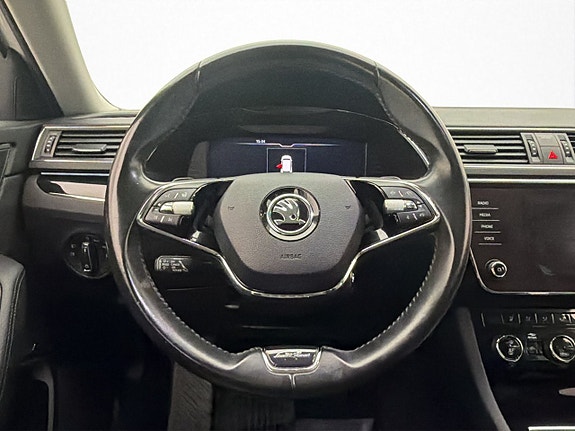 Skoda Superb 15 of 30