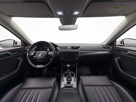 Skoda Superb 14 of 30