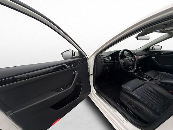 Skoda Superb 11 of 30